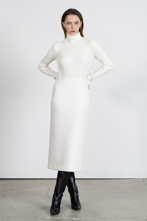 Soft ribbed turtleneck knit - ivory