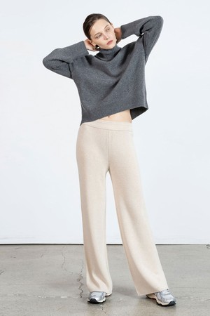 Extra fine wool pull-on knit pants - ivory