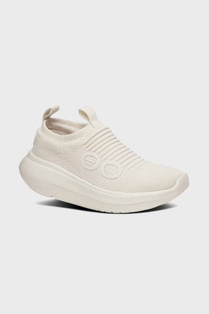 [Oomy Zen] 아이보리 여성 운동화