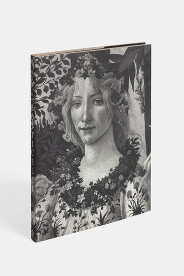 [Phaidon/드로터스] Botticelli (보티첼리)는 예술/디자인 분야의 하드커버 아트북입니다. 이 도서는 보티첼리의 작품을 담은 화집으로, 그의 예술 세계를 깊이 있게 탐구할 수 있도록 돕습니다. 주요 특징으로는 미술 도록, 화집, 그리고 아트북으로서의 정체성을 가지고 있으며, 보티첼리의 대표작들을 엄선하여 수록했습니다. 영문으로 제작되어 보티첼리의 작품을 더욱 폭넓게 감상할 수 있습니다. 피돈(Phaidon) 출판사의 Botticelli (보티첼리)를 통해 르네상스 시대를 대표하는 거장의 예술을 만나보세요.
