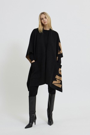 Lettering Cashmere Blend Cape Black/Camel