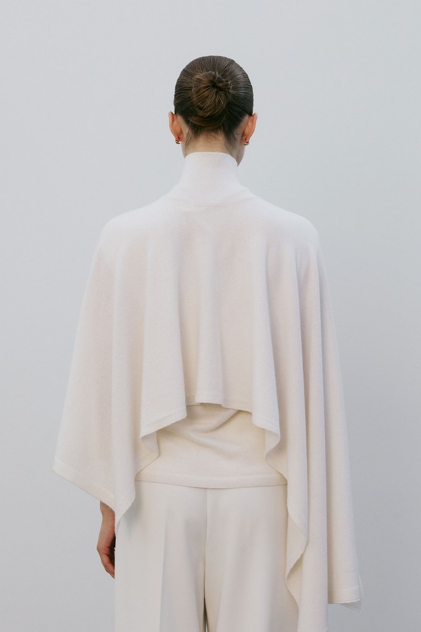 MARE DI MARI - 스웨터 - High-neck Unbalanced Multi Knit Pancho Ivory