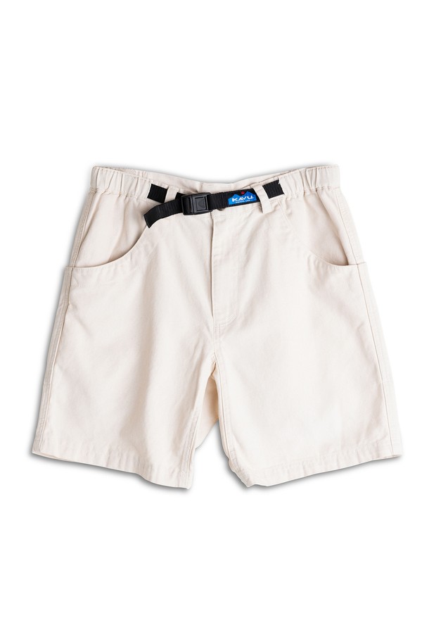 남성용 칠리왁 숏 반바지입니다. 캐주얼, 스포티, 미니멀한 스타일을 연출하기 좋으며, 봄, 여름에 착용하기 적합합니다. 블랙 컬러의 무지 디자인으로 다양한 상의와 매치하기 용이합니다. 밴딩 처리된 허리와 벨트 내장으로 편안한 착용감을 제공하며, 사이드 릴리즈 버클로 편리하게 조절할 수 있습니다. 오가닉 코튼 캔버스 소재의 두꺼운 면 소재로 제작되어 내구성이 뛰어나며, 하프문 실루엣 포켓, 전면 연결 포켓, 우측 뒷면 지갑 포켓 등 실용적인 디테일이 돋보입니다.
