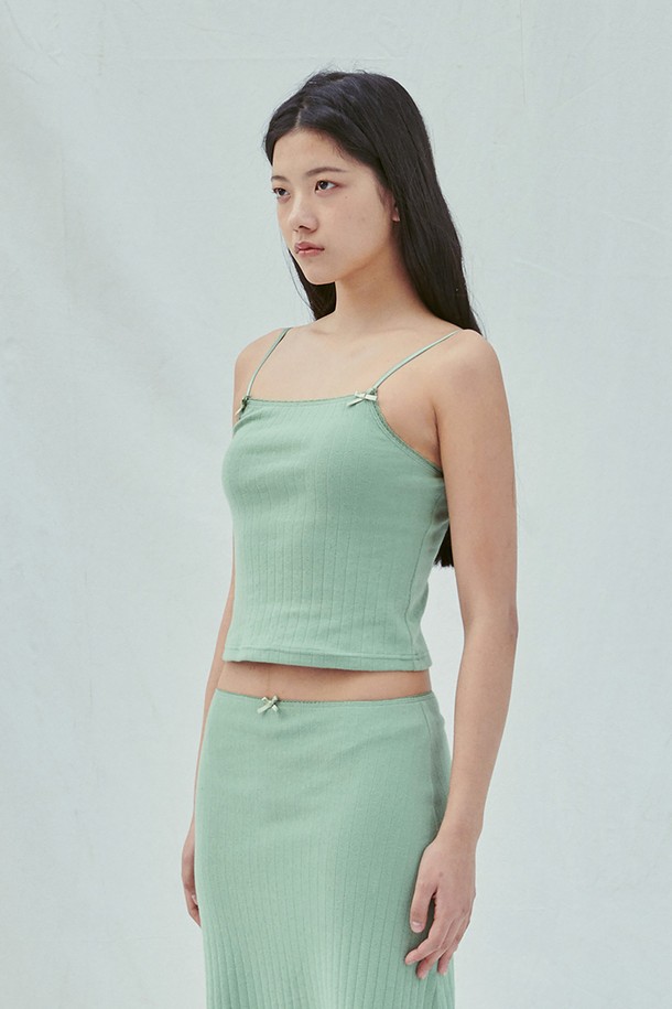 SLEEPYGOM - 민소매티셔츠 - Pure Olive Camisole