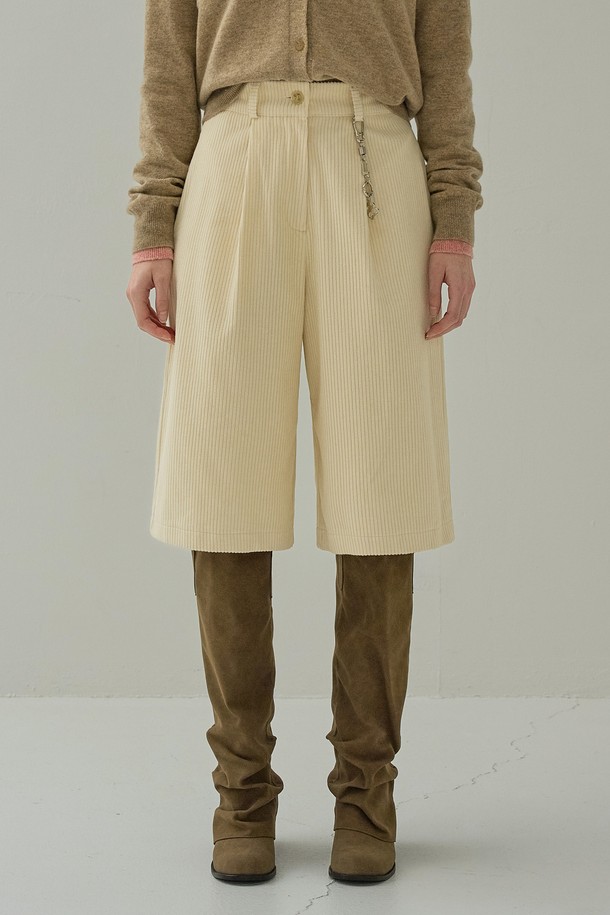 NON AND NON - 롱/미디팬츠 - CORDUROY BERMUDA PANTS (IVORY)