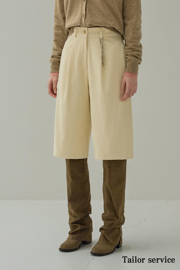 NON AND NON - 롱/미디팬츠 - CORDUROY BERMUDA PANTS (IVORY)