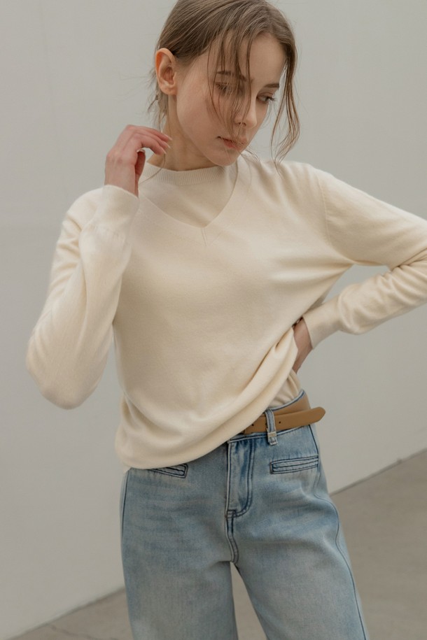 NON AND NON - 스웨터 - WOOL WHOLE GARMENT V-NECK KNIT (IVORY)