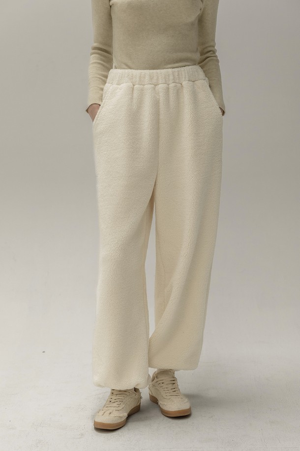 NON AND NON - 롱/미디팬츠 - FLEECE JOGGER PANTS (CREAM)