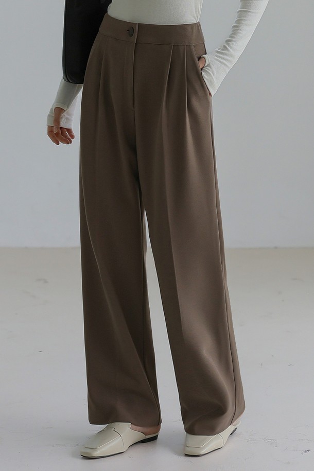 NON AND NON - 데님 - WRINKLE FREE  TWO-TUCK WIDE SLACKS (BROWN)