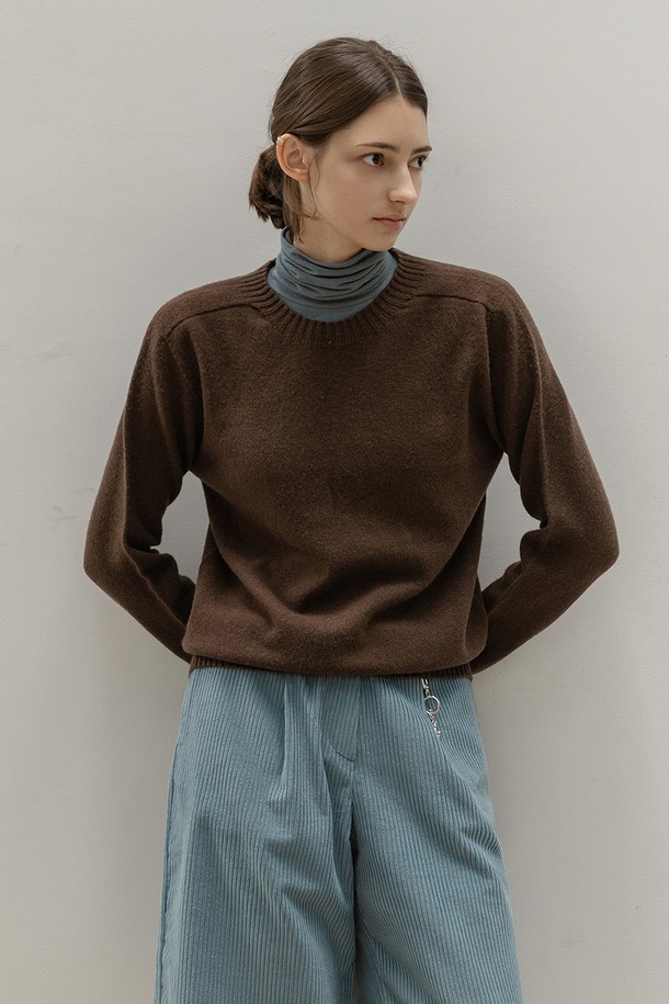 NON AND NON - 스웨터 - BASIC WOOL CREWNECK KNIT (BRWON)