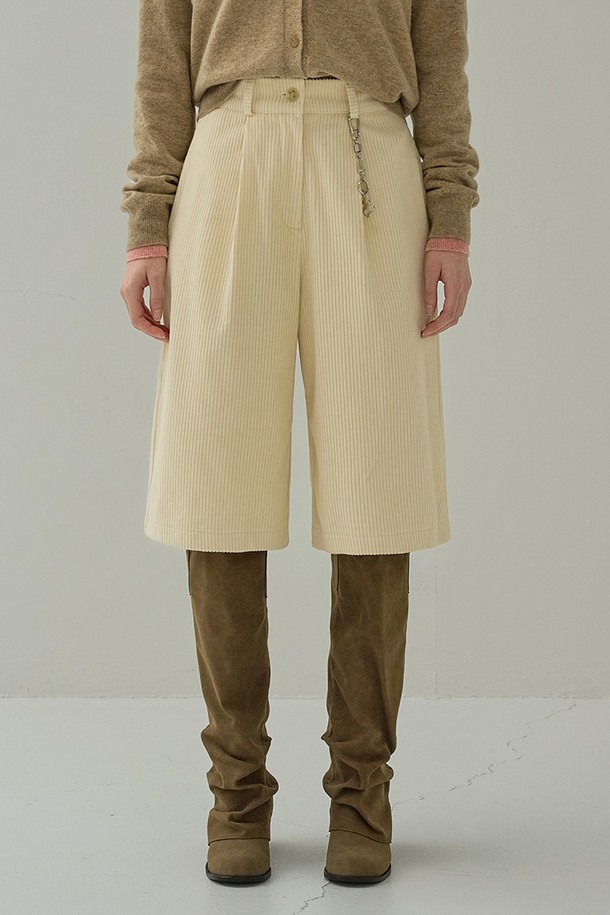 NON AND NON - 롱/미디팬츠 - CORDUROY BERMUDA PANTS (IVORY)