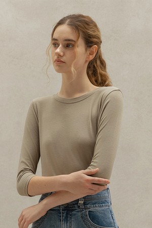 SLIM SPAN ROUND T-SHIRT (BEIGE)