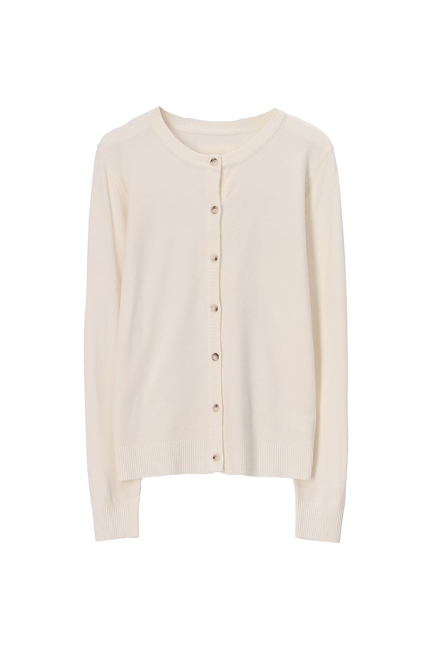 라운드 넥 가디건 NSCA509 (블랙)은 여성 의류로, 봄, 가을에 착용하기 좋은 얇은 두께의 긴소매 니트/스웨터입니다. 부드러운 촉감의 비스코스, 폴리에스테르, 스판덱스, 울 혼방 소재로 제작되었으며, 레귤러핏과 라운드 넥 디자인으로 미니멀하고 베이직한 스타일을 연출합니다. 소매와 네크라인 립 조직 디테일, 뒷면 가죽 패치 로고가 특징이며, 데이트룩이나 카페룩에 매치하기 좋습니다. 다양한 스타일링이 가능한 무지 디자인의 가디건입니다.
