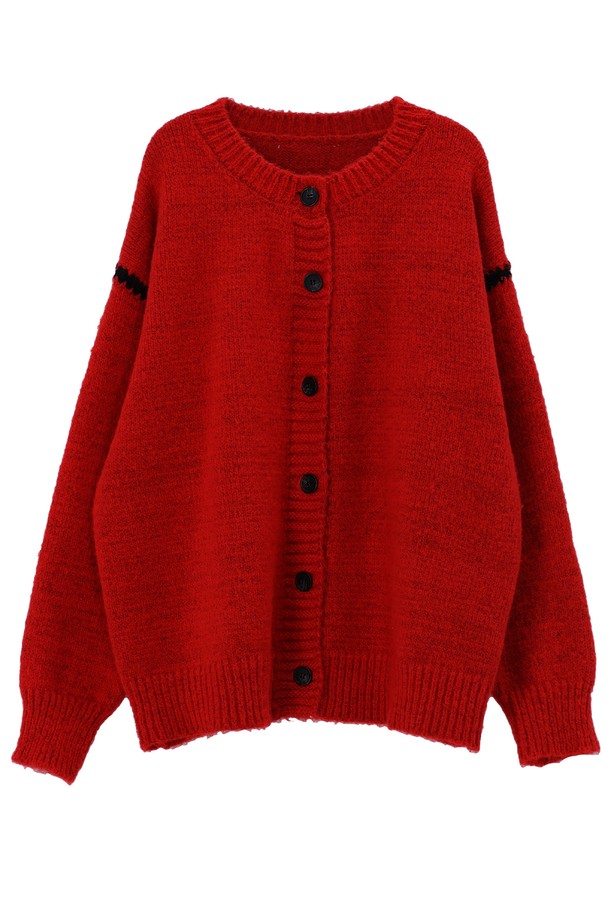 DOVA(도바) COLORING LINE 울 니트 가디건_NFCA5265는 여성용 니트 가디건입니다. 캐주얼, 클래식, 미니멀 스타일을 선호하는 분들께 추천하며, 가을, 겨울 시즌에 활용하기 좋습니다. 네이비 레드, 크림 두 가지 색상으로 출시되었으며, 라운드넥에 루즈핏으로 편안하게 착용 가능합니다. 중간 두께감의 울, 폴리에스터, 나일론, 스판덱스 혼방 소재로 제작되었으며, 부드러운 촉감을 자랑합니다. 컬러 블록 디자인이 특징이며, 데이트룩, 카페룩 등 다양한 TPO에 어울립니다.
