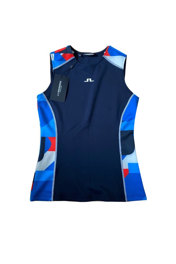 제이린드버그 SS 여성 미리트P 민소매 골프 티셔츠 브릿지 GWJT08089는 여성 골퍼들을 위한 스포티한 스타일의 골프 민소매 티셔츠입니다. 봄, 여름 시즌에 적합하며, 네이비, 블루, 레드의 세 가지 색상으로 만나볼 수 있습니다. 부드러운 촉감의 폴리에스터, 엘라스테인 혼방 소재로 제작되어 편안한 착용감을 제공하며 슬림핏 디자인입니다. 라운드넥에 실리콘 제이린드버그 로고와 옆면 및 어깨 부분의 프린트 패널이 특징입니다. 신축성이 뛰어나 골프 활동 시 자유로운 움직임을 보장합니다.
