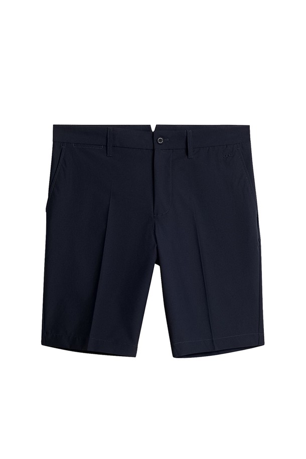 제이린드버그(J.Lindeberg) 남성 엘로이 골프 반바지 네이비 GMPA12137입니다. 모던하면서도 클래식한 스타일로, 골프룩을 완성하는 데 적합합니다. 시원한 여름 시즌에 어울리는 반바지 기장이며, 트렌디한 디자인과 품격 있는 스타일을 동시에 갖췄습니다. 네이비 컬러의 무지 디자인으로 어떤 상의와도 쉽게 매치할 수 있어 실용적입니다. 골프를 즐길 때뿐만 아니라 일상에서도 세련된 스타일을 연출할 수 있습니다.
