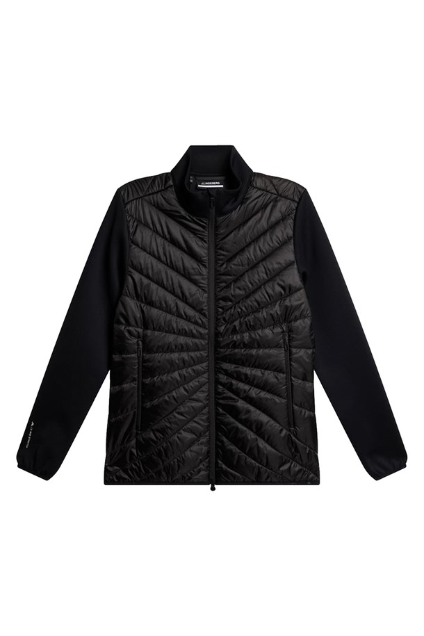 제이린드버그 여성 골프웨어 FW25 매드 경량 패딩 블랙 GWOW13297은 가을, 겨울 시즌 스포티한 골프룩을 위한 여성용 경량 패딩입니다. 부드러운 촉감의 나일론 소재로 제작되었으며, 레귤러 핏과 긴 소매 기장, 집업 여밈 방식을 갖추었습니다. 무지 디자인에 블랙 컬러로 어떤 골프웨어와도 쉽게 매치할 수 있습니다. 얇은 두께의 경량 패딩으로 활동성을 높여 편안한 라운딩을 돕습니다.
