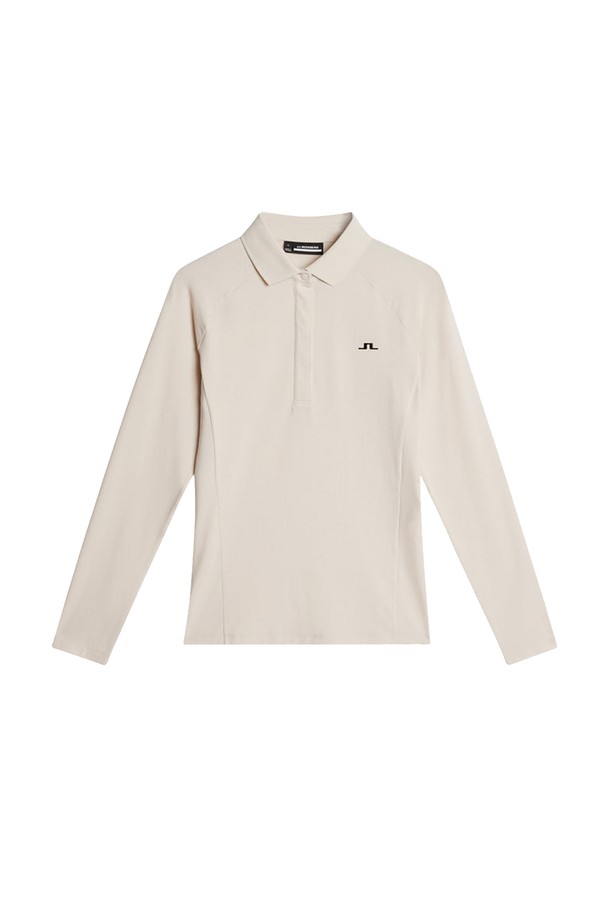 제이린드버그(J.Lindeberg) 여성 골프웨어 FW25 플로르 긴소매 골프 티셔츠 문빔 GWJT13383입니다. 스포티한 스타일과 클래식, 미니멀한 디자인을 모두 갖춘 골프 티셔츠로, 가을과 겨울 시즌 골프룩을 완성합니다. 아이보리 및 문빔 두 가지 색상으로 출시되었으며, 레귤러핏 폴로넥 긴소매 디자인입니다. 제이린드버그 FW25 플로르 컬렉션으로, 필드 위에서 세련된 스타일을 연출할 수 있습니다.
