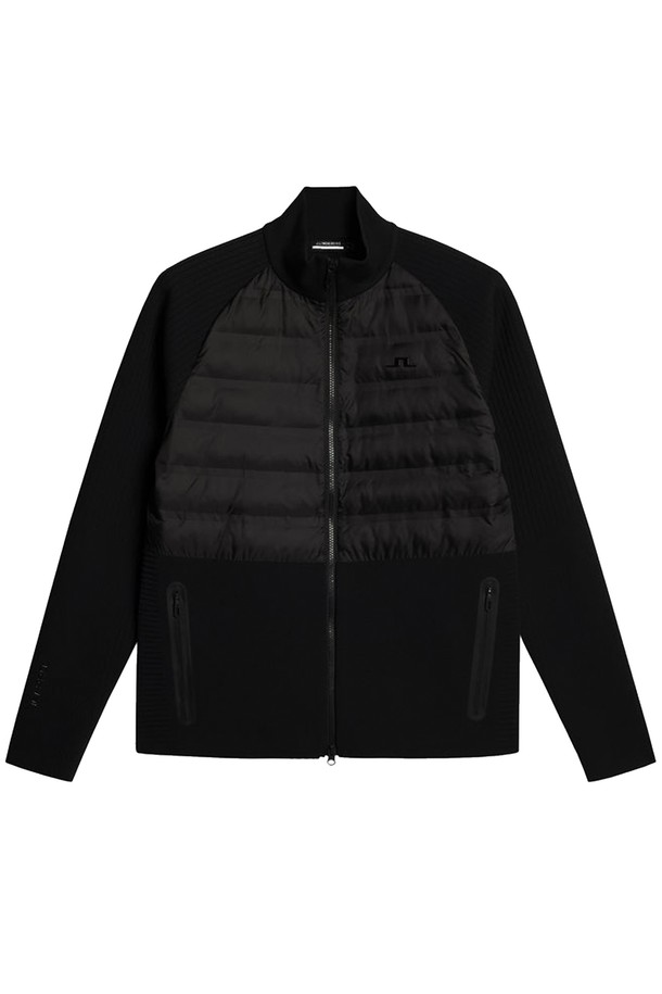 제이린드버그(J.Lindeberg) 남성 골프웨어 FW25 아지엘 니트 블랙 GMKW13138입니다. 라운드넥 디자인과 레귤러 핏으로, 가을/겨울 시즌 골프룩 연출에 적합합니다. 부드러운 촉감의 두꺼운 니트 소재로 제작되었으며, 미니멀하고 스포티한 스타일을 완성합니다. 무지 패턴의 긴 소매 블랙 컬러 니트는 다양한 골프 의류와 매치하기 용이합니다.
