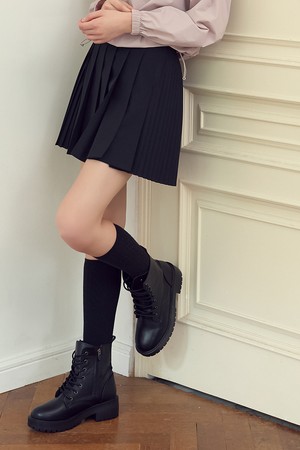 뒷밴딩 언발 플리츠 스커트 BLACK