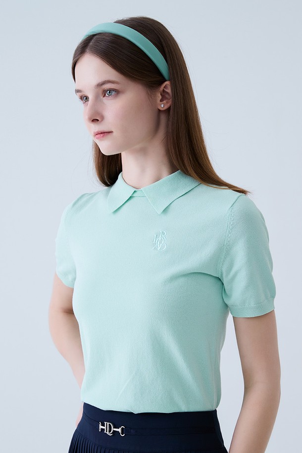 라운드 넥 카라 니트 MINT는 여성 골프룩을 위한 상의입니다. 부드러운 촉감의 니트 소재로 제작되었으며, 봄, 여름 시즌에 착용하기 좋습니다. 라운드 넥과 카라 디자인, 반소매 기장으로 스포티하면서도 캐주얼한 스타일을 연출합니다. 레귤러핏이며 얇은 두께감으로 편안하게 활동할 수 있습니다. 민트 컬러의 무지 패턴이 미니멀한 매력을 더합니다.
