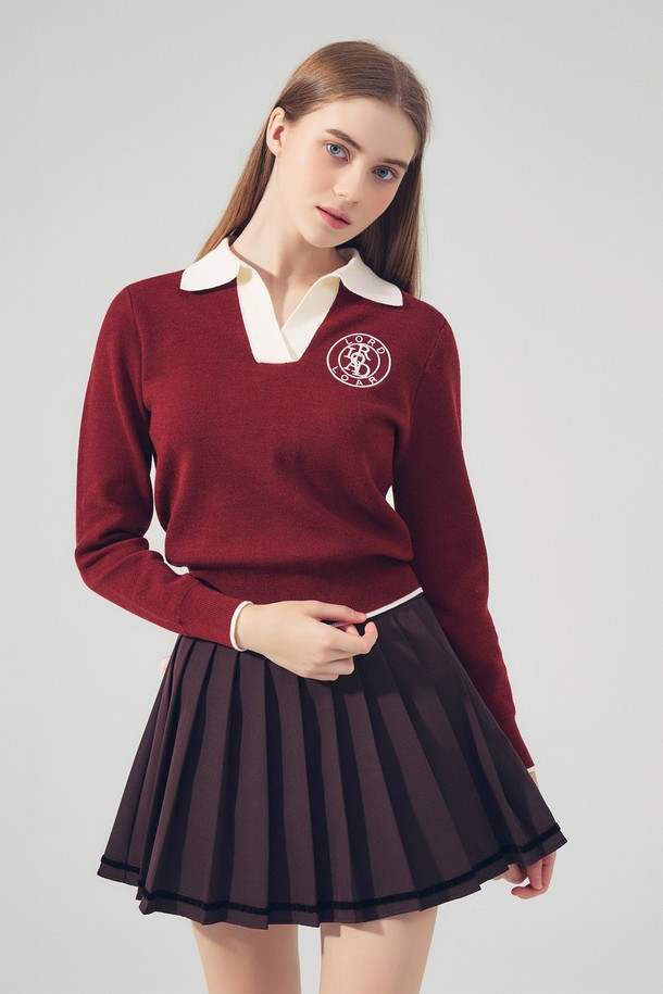 세련된 라인 플리츠 스커트 BROWN입니다. 부드러운 폴리에스테르 소재로 제작되어 편안한 착용감을 선사하며, 봄, 가을 시즌에 적합합니다. 클래식과 스포티한 무드를 동시에 연출하며, A라인 플리츠 디자인으로 여성스러운 실루엣을 강조합니다. 골프 라운딩 또는 일상에서도 활용 가능한 미니스커트로, 다양한 스타일을 연출할 수 있습니다. 브라운 컬러의 무지 디자인으로 어떤 상의와도 잘 어울립니다.
