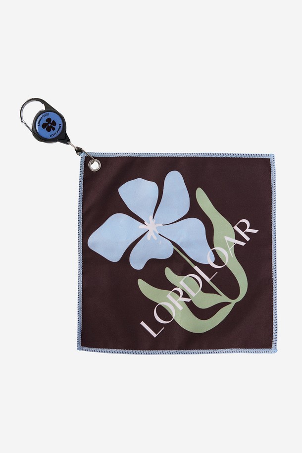 LLC 볼타올 BROWN은 부드러운 면 소재의 여성 골프용 볼타올입니다. 브라운 컬러에 로고 패턴이 특징이며, 얇은 두께로 제작되어 휴대성이 좋습니다. 흡습 기능이 있어 쾌적한 라운딩을 돕습니다. 골프 라운딩 시 유용하게 사용할 수 있는 필수 아이템입니다.
