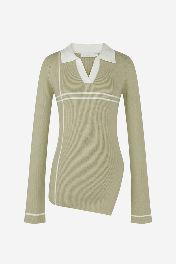 사선 슬릿 골지 카라 니트는 여성 골프 및 일상 착용에 적합한 상의입니다. 카키 및 브라운 컬러로 출시되었으며, 봄, 가을 시즌에 어울리는 중간 두께의 긴 소매 니트입니다. 레귤러핏으로 캐주얼, 스포티, 클래식 스타일을 연출할 수 있습니다. 부드러운 촉감의 아크릴, PBT, 나일론 혼방 소재에 골지 패턴이 돋보입니다. 사선 슬릿 디테일, 가죽 패치, 로고 디테일, 콘트라스트 라인이 특징이며, PBT 원사 사용으로 내구성과 형태 유지력이 우수합니다.
