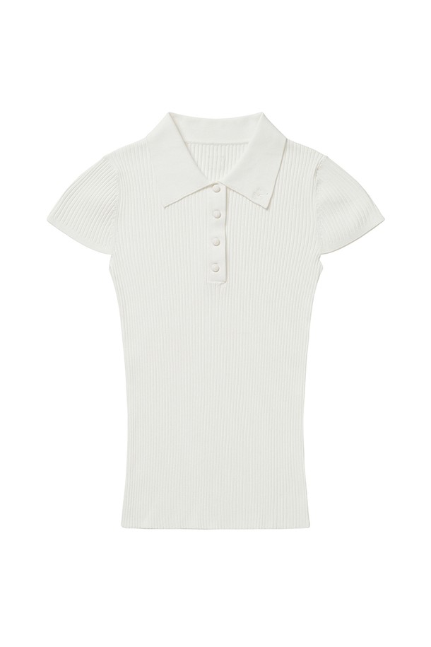 슬림 골지 카라 캡소매 니트 WHITE는 여성용 상의로, 봄, 여름 시즌에 적합한 슬림핏 니트입니다. 부드러운 촉감의 니트 소재에 화이트 컬러로 미니멀하고 클래식한 스타일을 연출합니다. 캡소매 디자인과 골지 패턴, 카라 디테일이 특징이며, 특히 골프룩에 잘 어울립니다. 레귤러 기장으로 다양한 하의와 매치하기 용이하며, 슬림핏으로 여성스러운 실루엣을 강조합니다.
