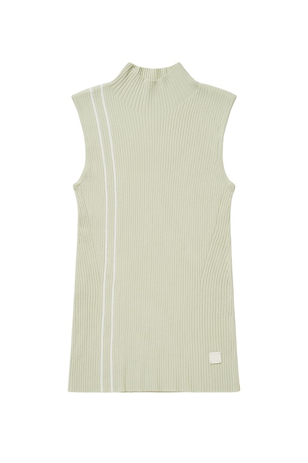 라이트 그린 컬러의 슬림 골지 모크넥 나시 니트입니다. 부드러운 니트 소재로 제작되어 봄, 여름 시즌에 시원하게 착용하기 좋습니다. 미니멀하고 베이직한 디자인으로 어떤 골프룩에도 잘 어울리며, 슬림핏으로 여성스러운 실루엣을 연출합니다. 골지 패턴이 은은한 포인트를 더하며, 민소매 디자인으로 활동성을 높였습니다. 여성 골프 의류로, 필드 위에서 스타일리시함을 돋보이게 합니다.
