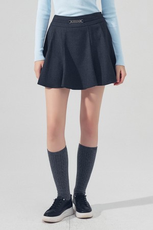 메탈 로고 A라인 플리츠 스커트 CHARCOAL