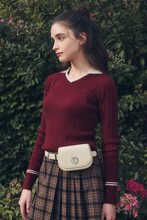 슬림 골지 배색 카라 긴팔 니트 BURGUNDY