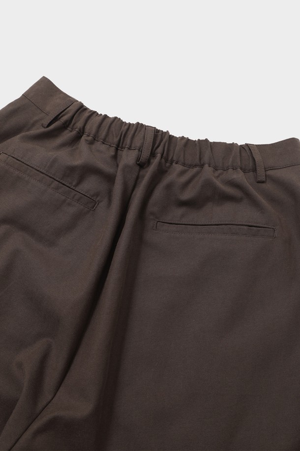 ASHOUR - 캐주얼팬츠 - Middle Tuck Wide Pants Cocoa