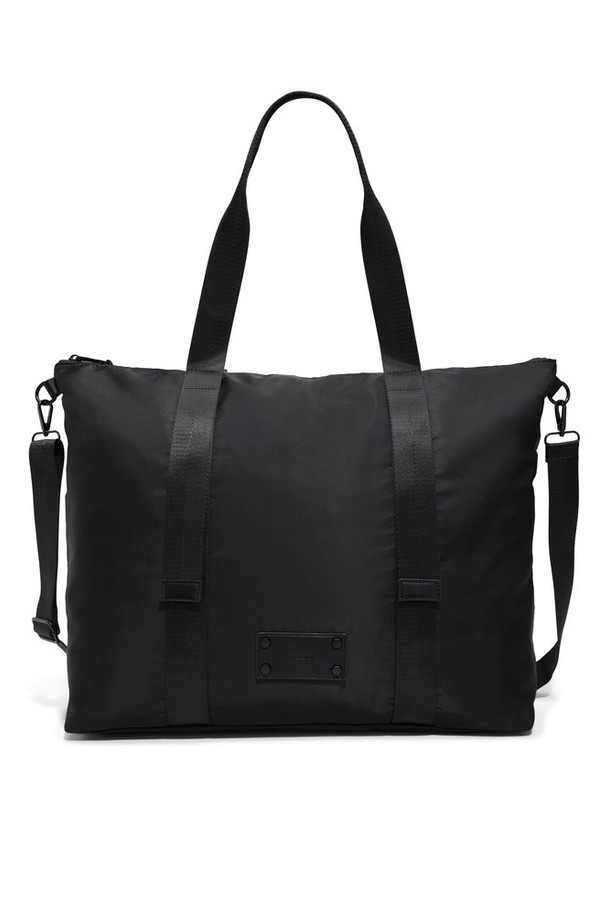 알바나렐(Albanarel) 토트 백 - 블랙/블랙 ADB2H166HZ008는 여성용 라지 사이즈 토트 백입니다. 미니멀하고 베이직한 스타일로, 일상 및 출근룩에 적합합니다. 블랙 컬러의 무지 디자인이며, 나일론 소재로 제작되어 시크한 느낌을 줍니다. 손잡이와 숄더 스트랩, 지퍼형 잠금 방식이 특징이며, 크로스백으로도 활용 가능합니다. 사각형 쉐입으로 클래식한 무드를 더했습니다.
