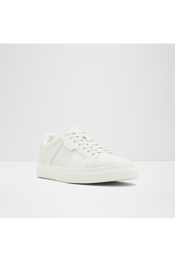 알도 코트라인 스니커즈 - 화이트/본 ADA2S478FZ121는 남성을 위한 캐주얼 스니커즈입니다. 화이트와 본 컬러 두 가지로 출시되었으며, 사계절 내내 착용하기 좋습니다. 라운드 앞코에 레이스업 스타일로 편안한 착용감을 제공하며, 로우탑 디자인으로 활동성을 높였습니다. 폴리우레탄과 고무 소재로 제작되어 내구성이 뛰어나며, Pillow Walk 폼과 푹신한 안창이 편안함을 더합니다. 무지 디자인에 대비되는 트림 디테일이 돋보이는 이 스니커즈는 출근룩과 산책룩에 모두 잘 어울립니다.
