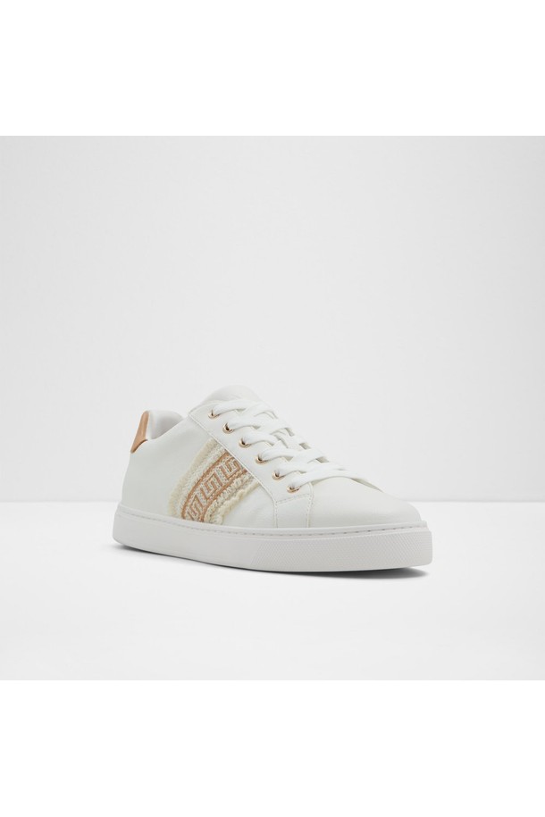 팔라찌 스니커즈 - 화이트/본 ADA1S397FZ121은 여성스러운 스타일을 돋보이게 해주는 여성 운동화입니다. 화이트와 본 컬러 배색이 산뜻하고, 라운드 앞코 디자인으로 편안한 착용감을 선사합니다. 폴리우레탄과 고무 소재를 사용하여 내구성을 높였으며, 레이스업 방식으로 발을 안정적으로 잡아줍니다. 특히, Pillow Walk 기술과 푹신한 안창으로 편안함을 더했으며, 컬러 블로킹 디테일과 스포티한 디자인이 돋보입니다. 캐주얼, 미니멀, 스포티 룩에 모두 잘 어울리며, 산책이나 여행 시 편안하게 착용하기 좋습니다.
