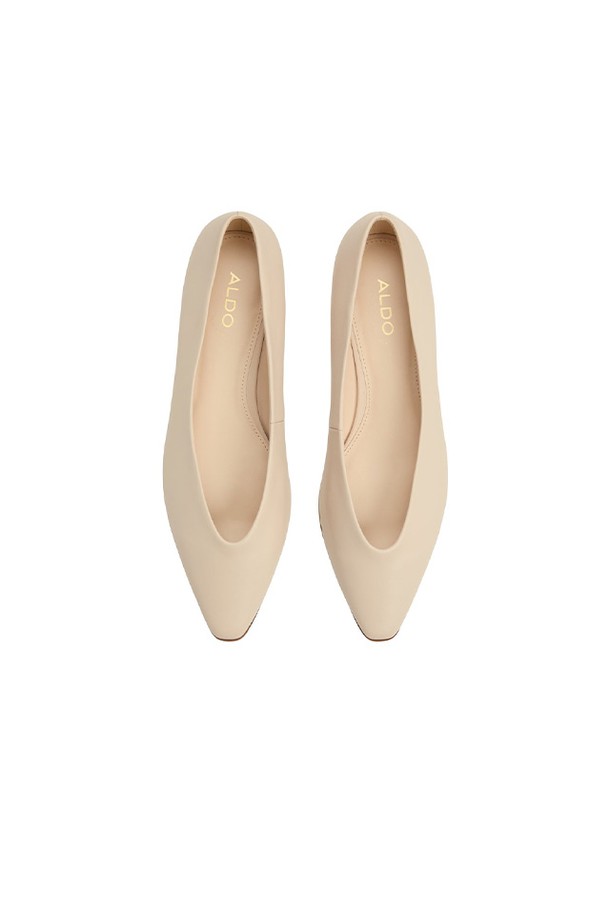 "졸리타 플랫 - 아더 베이지 ADB1S222FZ280"는 여성용 플랫슈즈로, 출근룩과 오피스룩에 어울리는 미니멀, 클래식, 캐주얼 스타일을 연출할 수 있습니다. 뾰족코 디자인에 베이지와 블랙 두 가지 색상으로 출시되었으며, 가죽과 고무 소재를 사용하여 제작되었습니다. 굽 높이는 2cm이며, Pillow Walk 기술을 적용하여 쿠셔닝, 충격 흡수, 발 전체 지지 및 미끄럼 방지 기능을 제공합니다. 봄, 여름, 가을 계절에 편안하게 착용할 수 있는 데일리 슈즈입니다.
