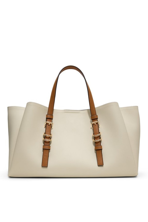 멜리야 사첼 백 - 본 ADD1H100HZ168은 여성용 사첼백입니다. 아이보리, 브라운 두 가지 색상으로 제공되며, 합성가죽 소재에 버클 장식이 돋보이는 디자인입니다. 미디엄 사이즈의 사각 쉐입으로, 숄더 스트랩과 손잡이가 있어 다양한 스타일로 연출할 수 있습니다. 무지 패턴에 투톤 컬러로 포인트를 주어 클래식, 미니멀, 시크 스타일에 매치하기 좋으며, 오피스룩, 모임룩, 데이트룩 등 TPO에 맞춰 활용할 수 있습니다. 버클형 잠금 방식으로 소지품을 안전하게 보관할 수 있습니다.
