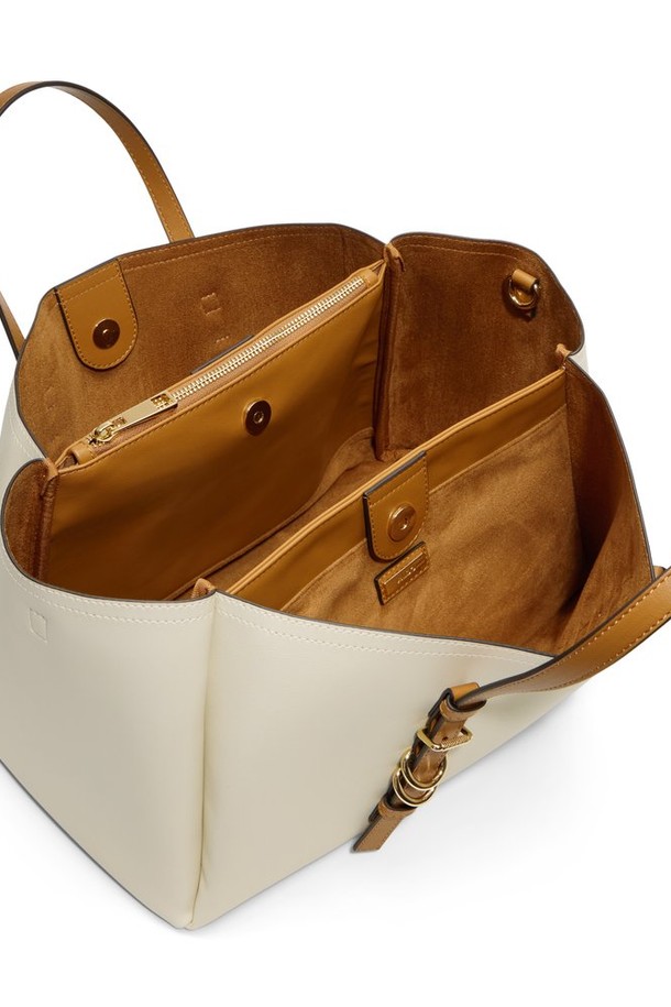 멜리야 사첼 백 - 본 ADD1H100HZ168은 여성용 사첼백입니다. 아이보리, 브라운 두 가지 색상으로 제공되며, 합성가죽 소재에 버클 장식이 돋보이는 디자인입니다. 미디엄 사이즈의 사각 쉐입으로, 숄더 스트랩과 손잡이가 있어 다양한 스타일로 연출할 수 있습니다. 무지 패턴에 투톤 컬러로 포인트를 주어 클래식, 미니멀, 시크 스타일에 매치하기 좋으며, 오피스룩, 모임룩, 데이트룩 등 TPO에 맞춰 활용할 수 있습니다. 버클형 잠금 방식으로 소지품을 안전하게 보관할 수 있습니다.
