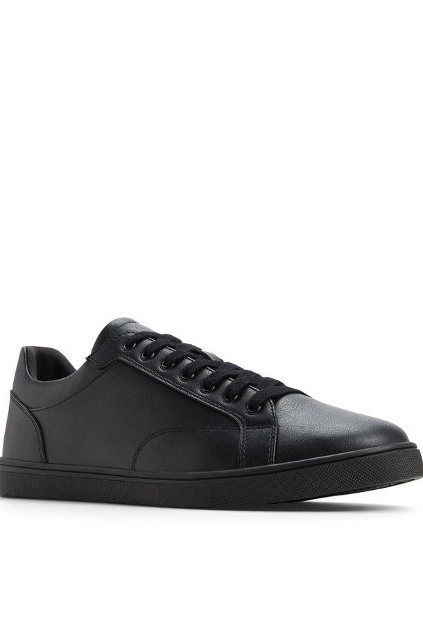 포커 필로우워크 스니커즈 - 블랙/블랙 ADC2N145FZ008는 남성용으로, 일상과 캐주얼 스타일 모두에 잘 어울리는 운동화입니다. 사계절 내내 착용 가능하며, 라운드 앞코에 플랫 굽으로 편안함을 더했습니다. 미니멀 디자인과 베이직한 스타일로, 출근룩에도 활용하기 좋습니다. 블랙 컬러의 무지 패턴에 끈으로 여미는 로우탑 디자인이 특징입니다. 합성가죽 소재로 제작되어 튼튼하며, 미니멀, 캐주얼, 클래식 스타일을 즐기는 분들께 추천합니다.
