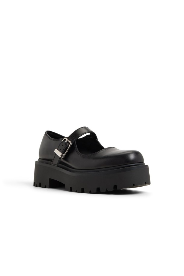 아리곤 필로우워크 로퍼 - 블랙 ADD1S005FZ001는 여성용 로퍼로, 일상 및 출근룩, 모임룩에 두루 활용하기 좋습니다. 라운드 앞코에 무지 디자인, 슬립온 형태와 로우컷 탑라인으로 편안한 착용감을 제공합니다. 합성가죽 소재에 낮은 굽의 청키힐과 두꺼운 창, 플랫폼솔 디테일이 더해져 클래식, 미니멀, 캐주얼 스타일 모두 소화 가능합니다. 봄, 가을, 겨울 계절에 착용하기 좋으며, 일반 발볼에 맞춰 제작되었습니다.
