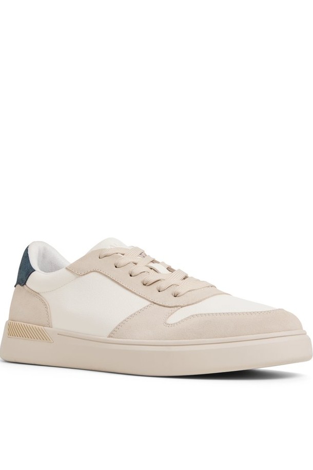 "레트로스니커 스니커즈 - 오픈화이트 ADD2N030FZ115"는 시대를 초월하는 매력을 담은 남성용 스니커즈입니다. 캔버스 소재와 로우탑 디자인, 라운드 앞코가 편안한 착용감을 선사합니다. 화이트와 베이지 컬러 조합은 어떤 스타일에도 잘 어울리며, 무지 패턴으로 미니멀한 감성을 더했습니다. 레이스업 방식으로 발을 안정적으로 잡아주며, 봄, 여름, 가을 계절에 캐주얼하고 레트로한 스타일을 연출하기 좋습니다. 일상생활에서 편안함과 스타일을 동시에 잡을 수 있는 아이템입니다.
