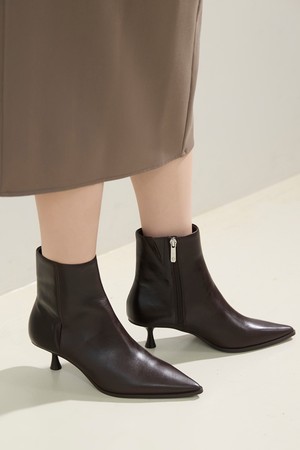 에말리 필로우워크 앵클 부츠 - 다크 브라운 ADD1B074FZ201