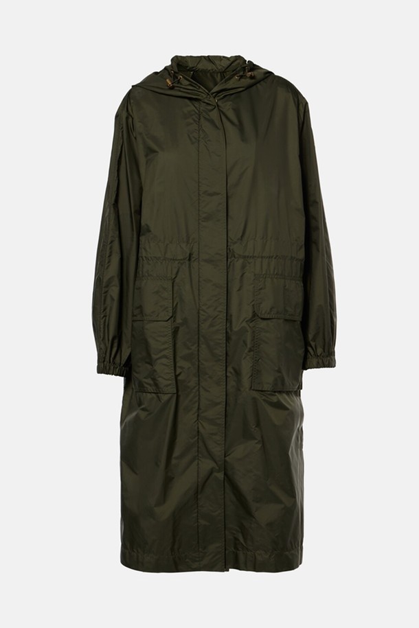 몽클레르 히엔구 히엔고스(HIENGOS) 여성 야상 바람막이 재킷은 봄, 가을 간절기에 활용하기 좋은 여성 아우터입니다. 블랙과 카키 두 가지 색상으로 출시되어, 캐주얼 및 밀리터리 스타일을 연출하기 용이합니다. 로즈핏으로 여성스러운 실루엣을 강조하며, 얇은 두께의 나일론 소재로 제작되어 가볍고 편안한 착용감을 선사합니다. 집업 스타일의 긴소매 야상 재킷으로 후드, 방수, 바람막이 기능을 갖춰 변덕스러운 날씨에도 든든하게 당신을 보호합니다. 여행룩, 산책룩 등 다양한 TPO에 미니멀, 고프코어 스타일로 폭넓게 활용할 수 있습니다.
