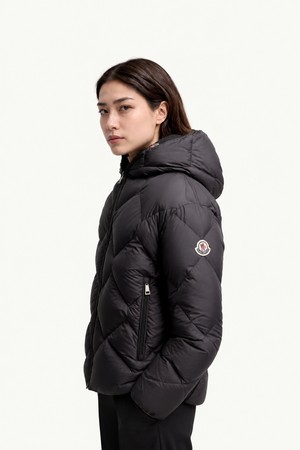 몽클레르 아르보인 ARVOUINNE 여성패딩