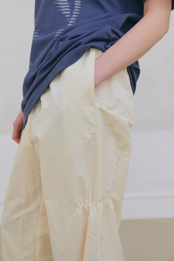 POEV - 트레이닝 팬츠/조거 - Shirring Nylon Straight Pants - Lemon