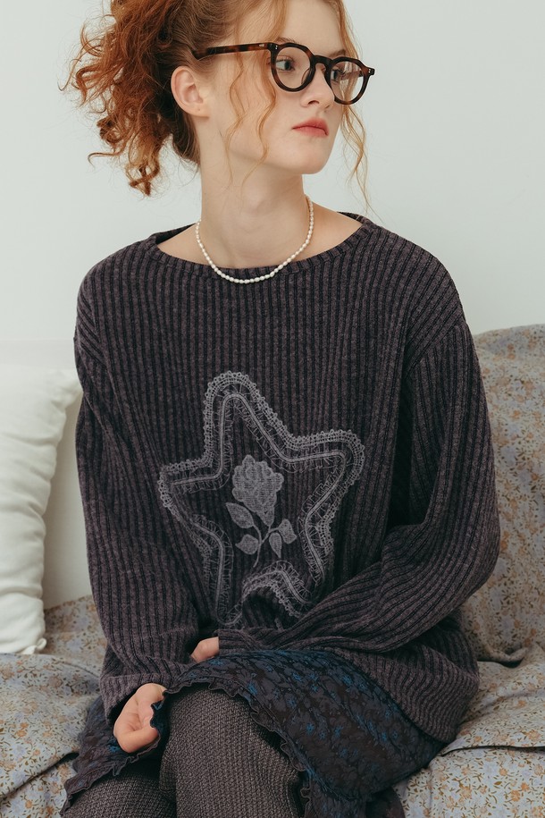 POEV - 긴소매 티셔츠 - Star Graphic Long Sleeve Top - Purple Black