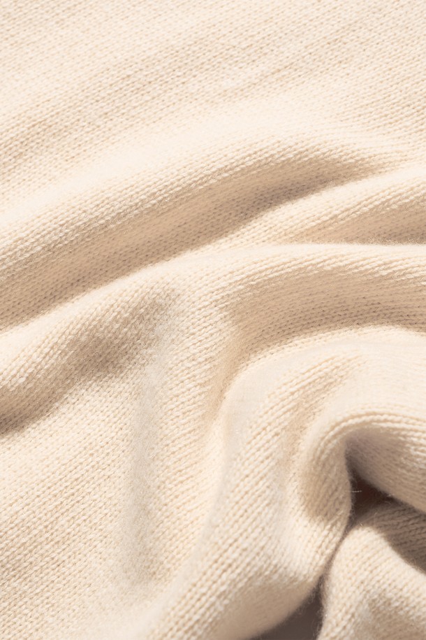 POEV - 스웨터 - 90’s V-neck Cashmere Knit - Butter