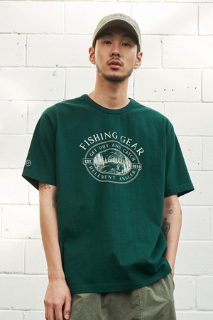 [힐리먼트] 앵글러 그래픽 반팔티 (GREEN)_GREEN-a