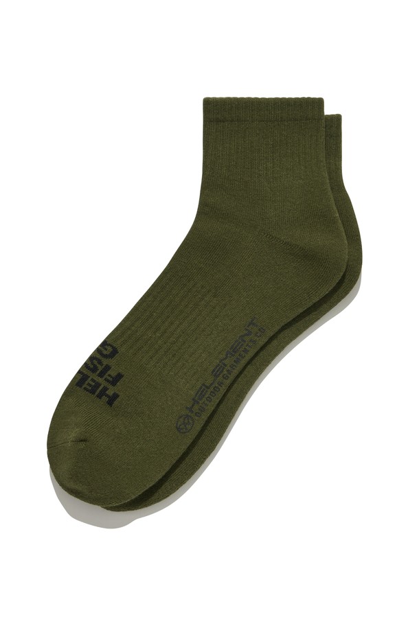 남녀공용 테크니컬 스킨 미드 삭스(KHAKI)는 면, 폴리에스터, 나일론, 스판덱스 혼방 소재로 제작되어 부드러운 촉감과 우수한 흡습성, 신축성을 제공합니다. 얇은 두께감으로 여름철에도 쾌적하게 착용 가능하며, 미드 길이와 리브 조직으로 편안한 착용감을 선사합니다. 베이직한 디자인으로 다양한 스타일 연출에 용이하며, 산책룩, 여행룩, 등산룩 등 아웃도어 활동은 물론 캐주얼, 미니멀, 고프코어 스타일에도 잘 어울립니다. 카키 색상으로 어떤 옷에도 매치하기 쉬운 데일리 아이템입니다.
